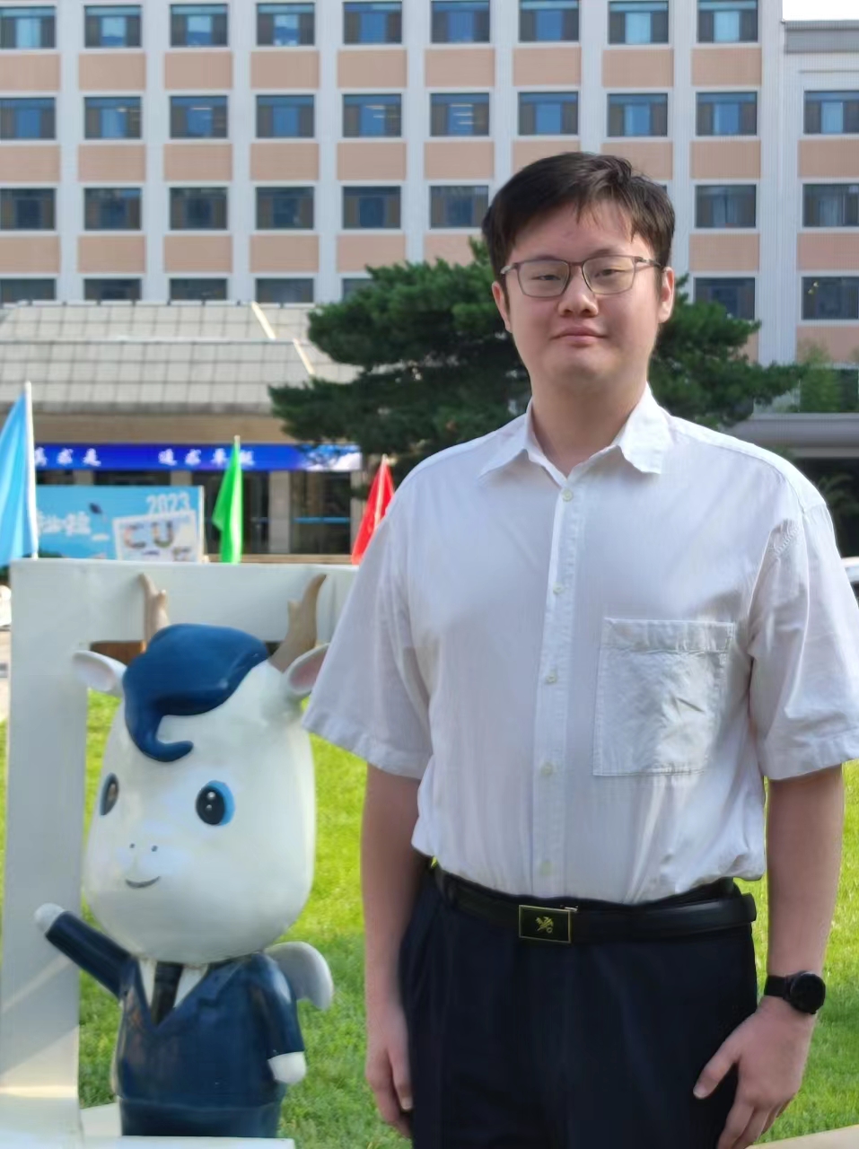 學(xué)院辦公室科員 朱江